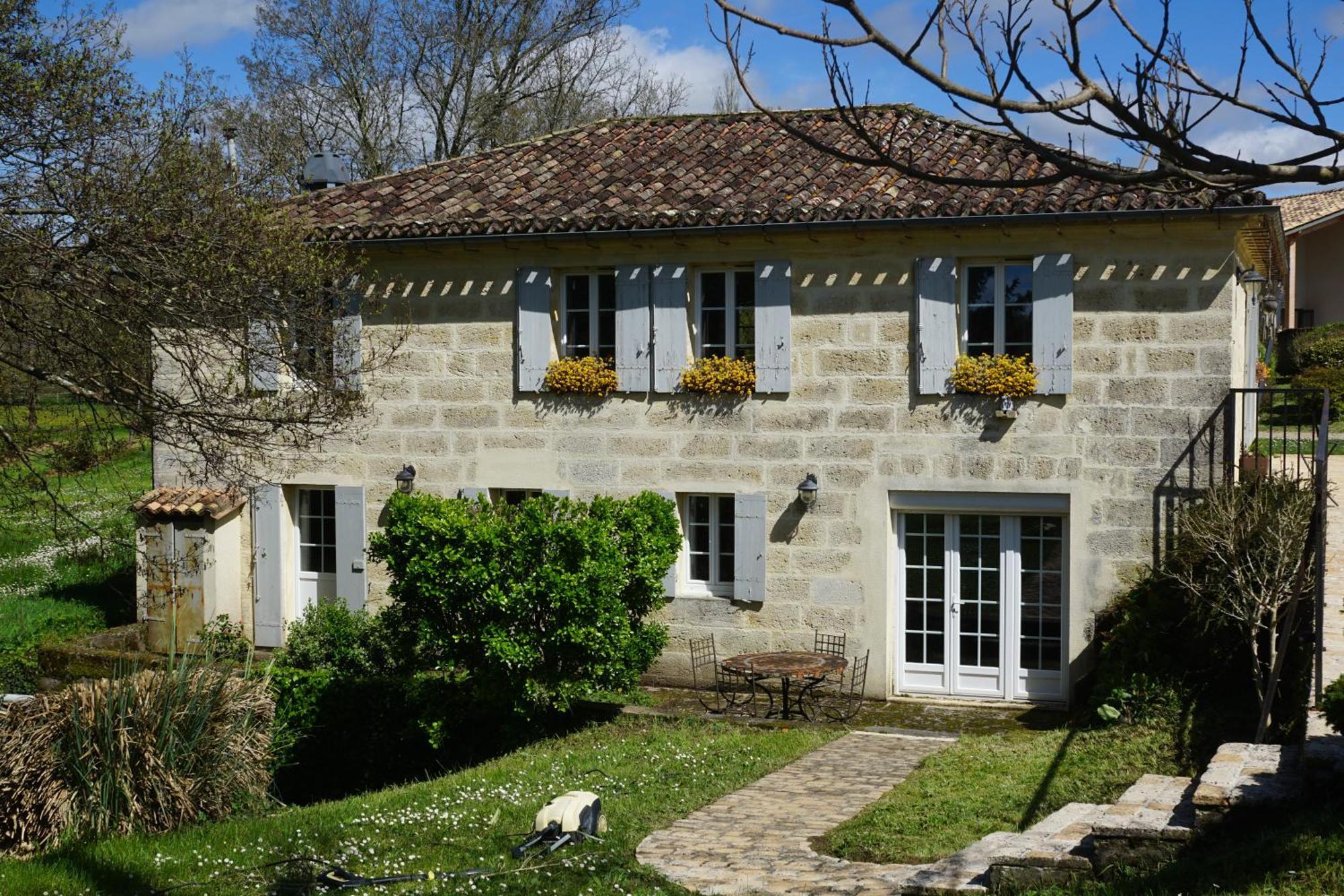 Moulin Notre Dame Hotel Saint-Genès-de-Castillon Exterior photo