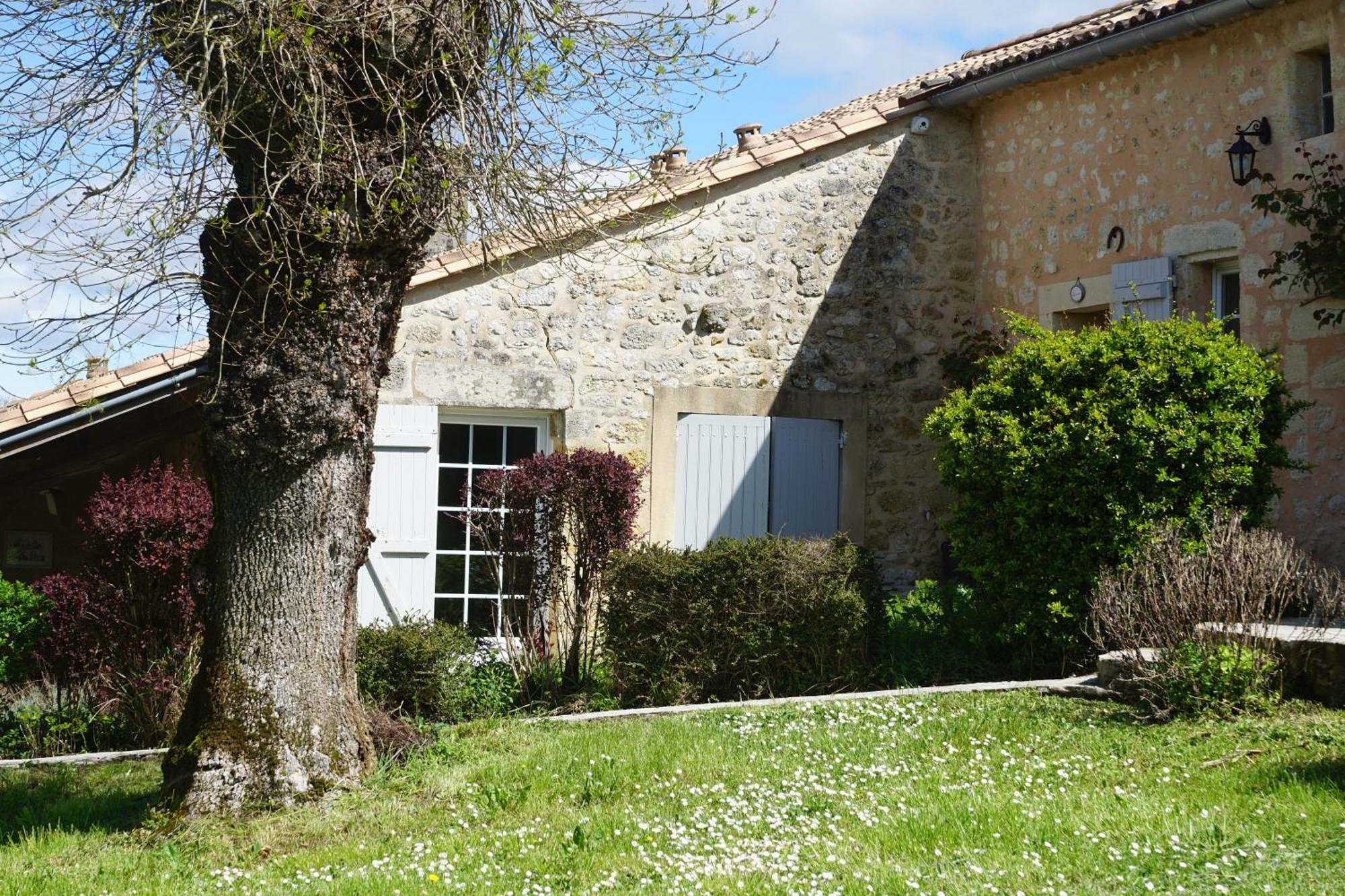 Moulin Notre Dame Hotel Saint-Genès-de-Castillon Exterior photo